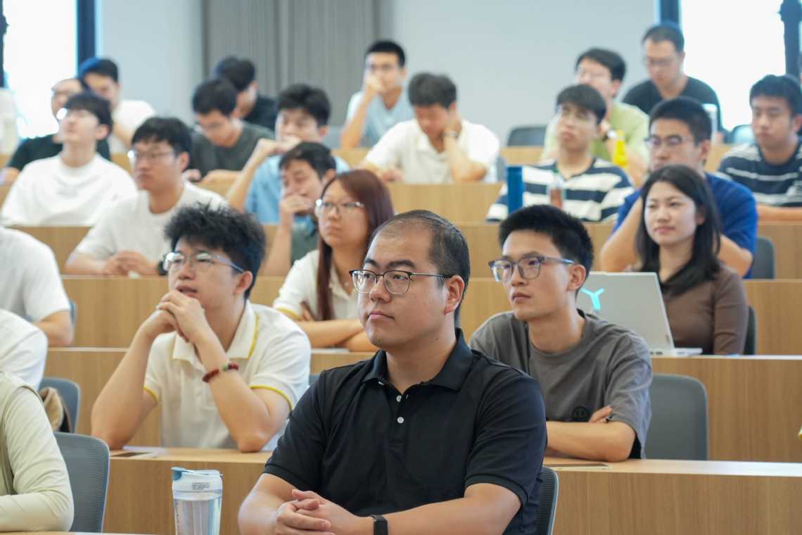 从实验室到职场,周明院士主讲东方理工博士研究生“开学第一课”相关图片